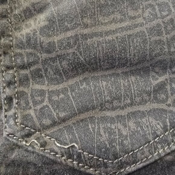 Women's Joe's Jeans Faux Crocodile Slim Fit SZ 28 - Midrise Legging Fit - Picture 3 of 10